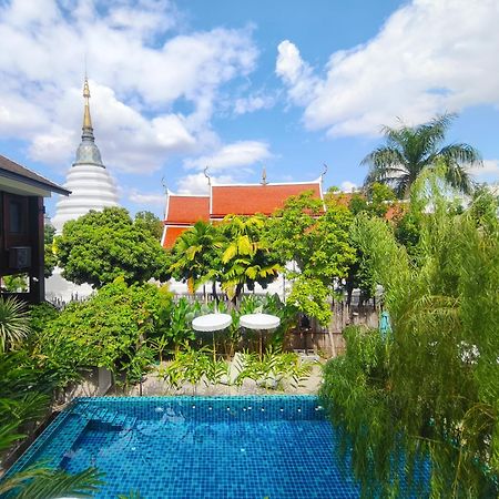 Arun Rawee อรุณ รวี Hotel Чиангмай Екстериор снимка